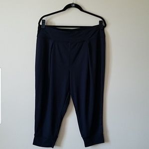 Fabletics Black Capri Leggings Size XL